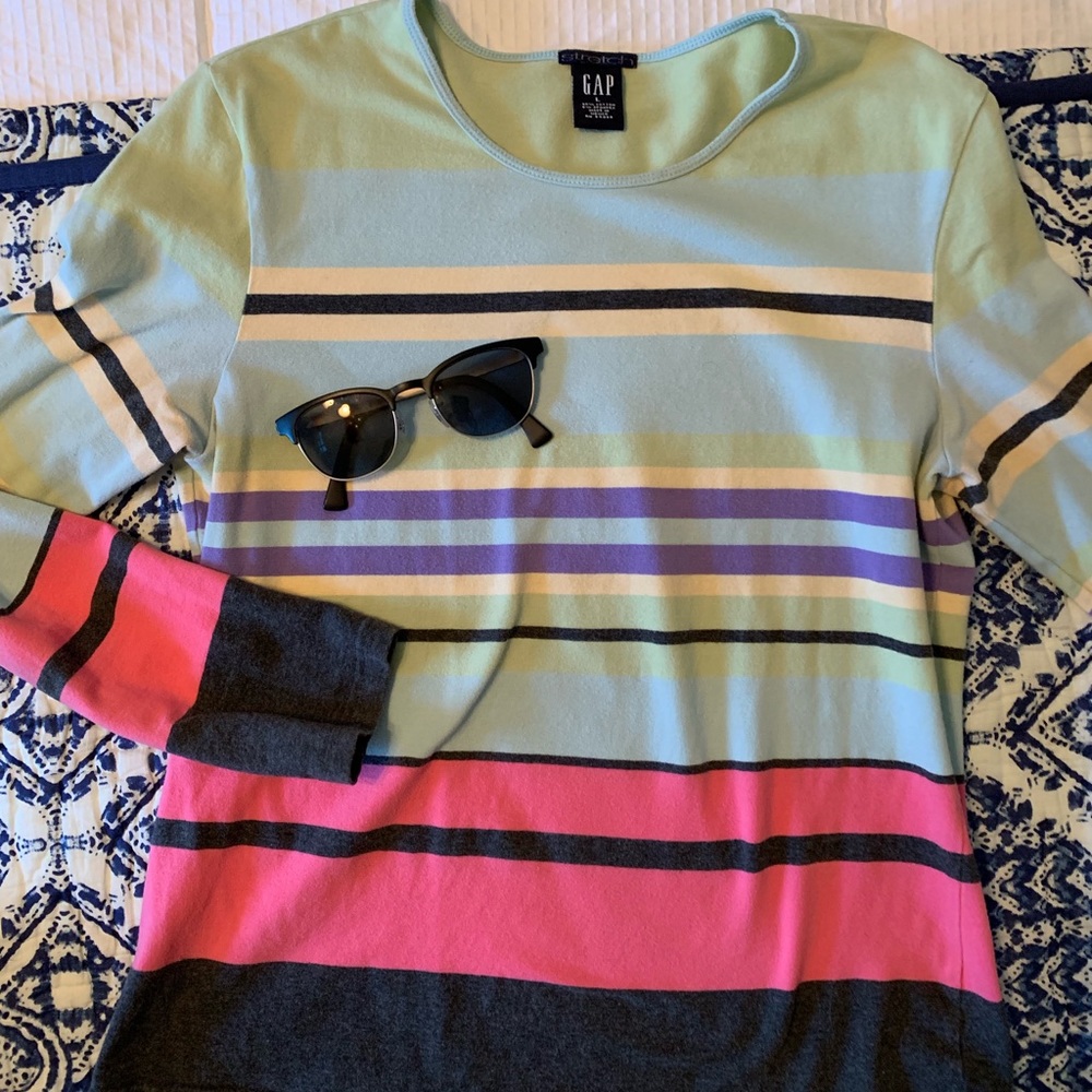 Stripe-y, stretchy, fitted GAP l/s t-shirt